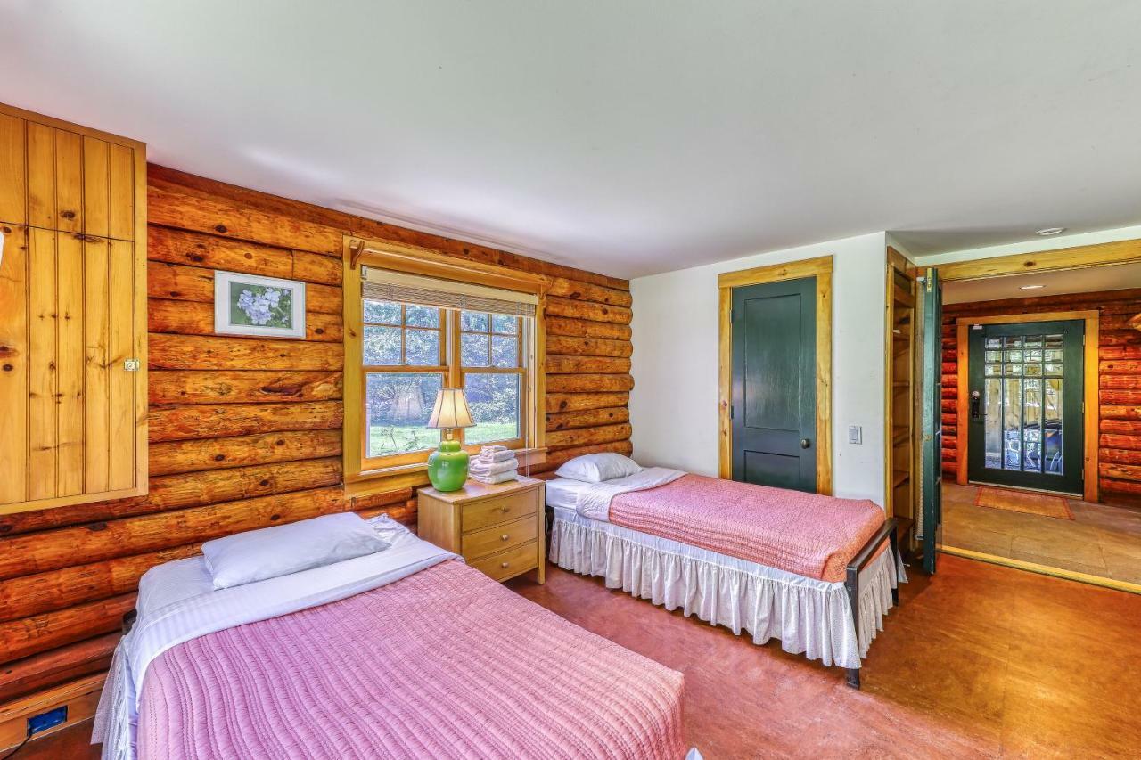 2 Bed 2 Bath Vacation Home In Charlotte Екстериор снимка